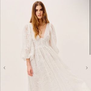 For Love and lemons wedding dress 🍋